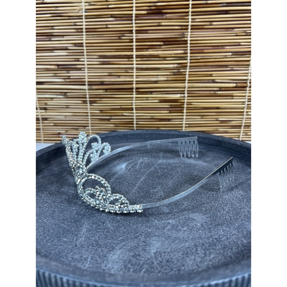 BEAUTIFUL RHINESTONE TIARA —silver Heart - Picture 2 of 5